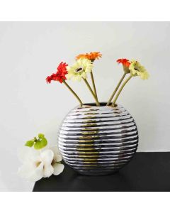 Grehom Brass Vase: Sea Shell